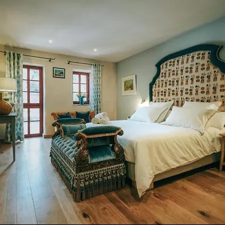 Domaine Madrona Bed & Breakfast